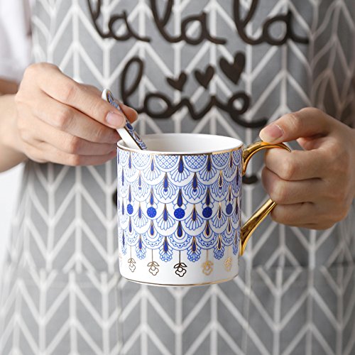 CHOOLD detalle azul floral en porcelana, tacto fino y diseño distintivo
