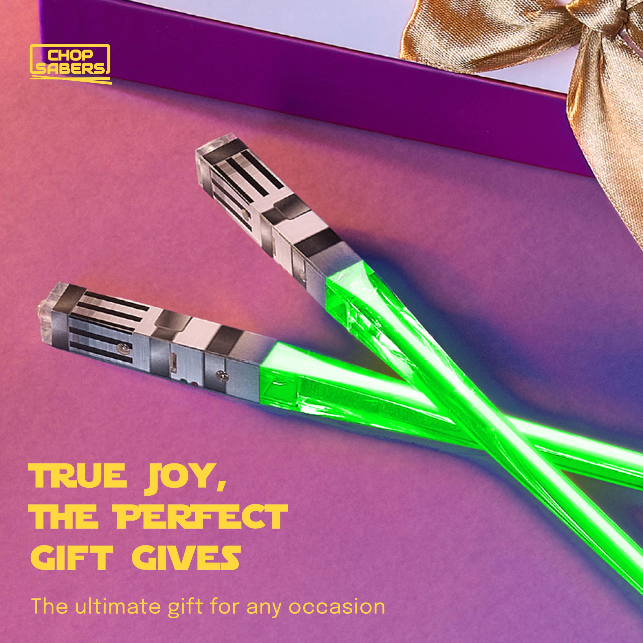 ChopSabers palillos iluminados en verde, ideal para noches temáticas y entretenimiento.