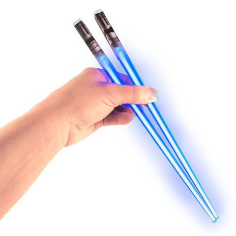 ChopSabers palillos láser azul, ideal para sushi y cenas temáticas.