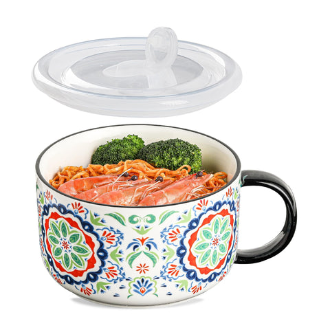 Chubacoo Taza Sopa Jumbo con Tapa, visualización de tamaño y uso diario en la mesa.