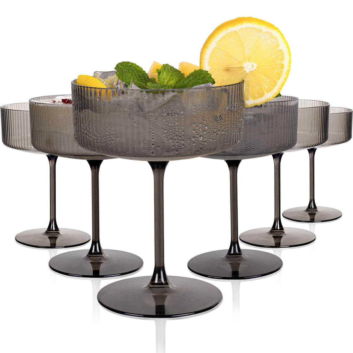 Copas martini con ribetes de Ciaell en plástico 10oz negro, ideales para cócteles frescos