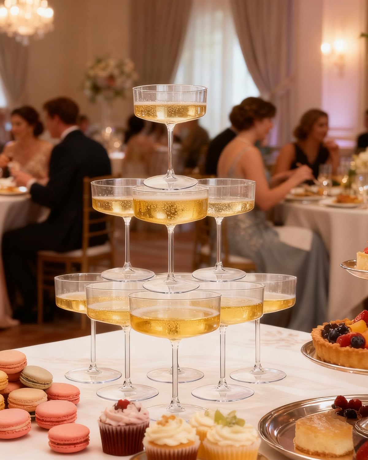 Ciaell coupe plástico cristalino con tallo, realza colores de bebidas.