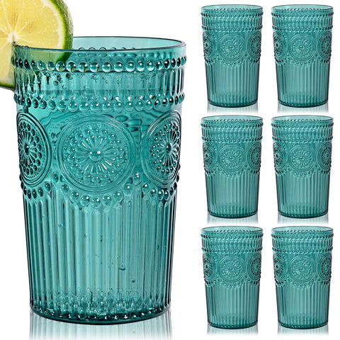 Jarras Ciaell de plástico con relieve vintage en verde, ideales para bebidas refrescantes y presentación elegante.