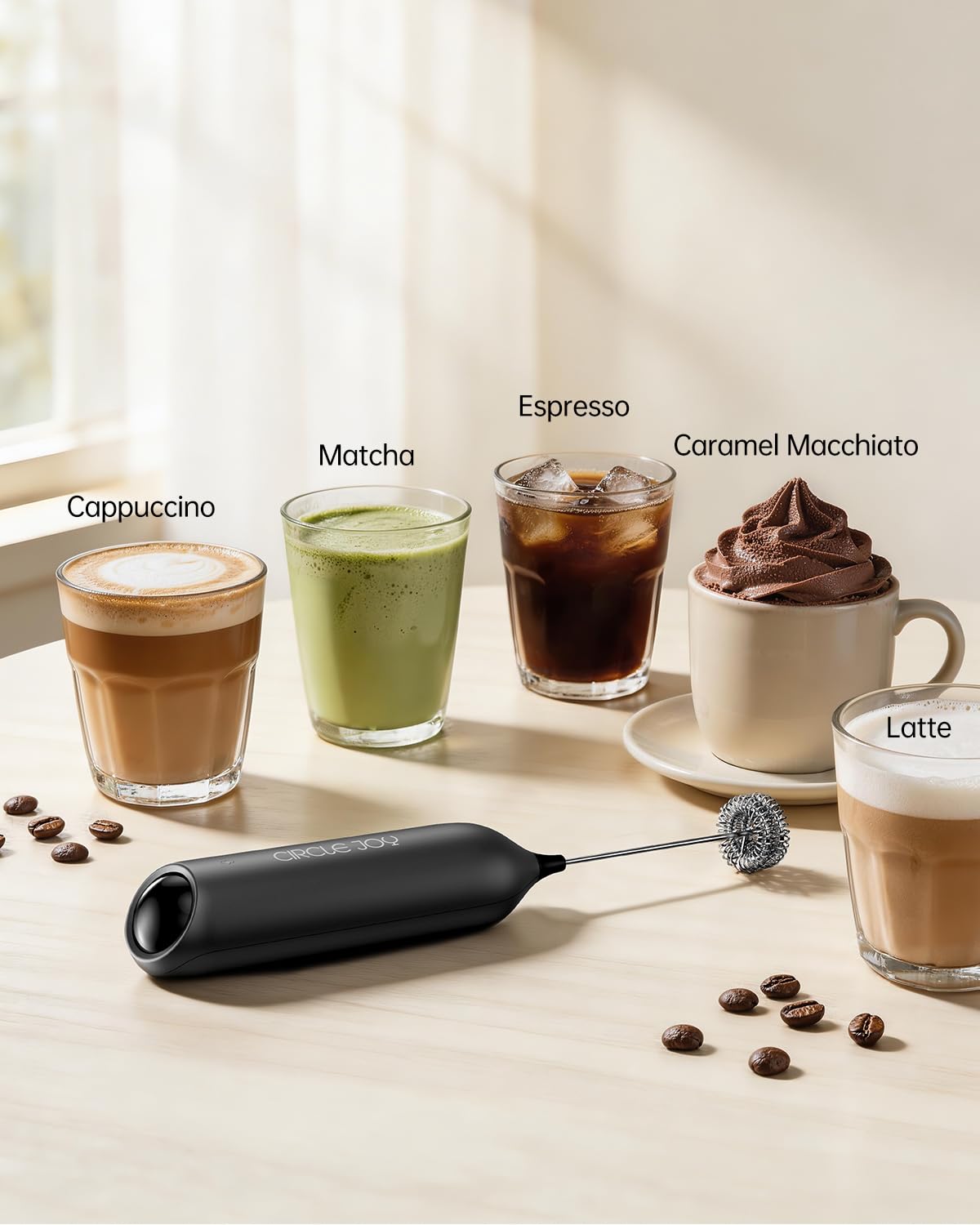 CIRCLE JOY batidor en una encimera estilo cafetería, uso cotidiano elegante