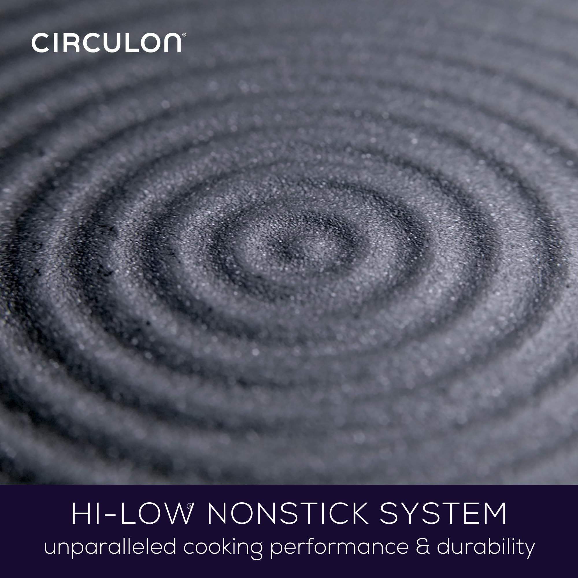 Olla Circulon Symmetry con tapa de inducción para calentar de forma estable.