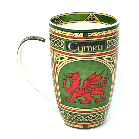 Taza Clara Craft Wales con dragón rojo, ideal para té aromático.