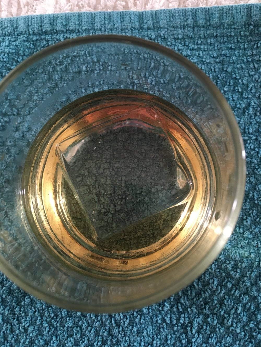 clearlyfrozen cubos para whisky, mejora la experiencia sensorial.