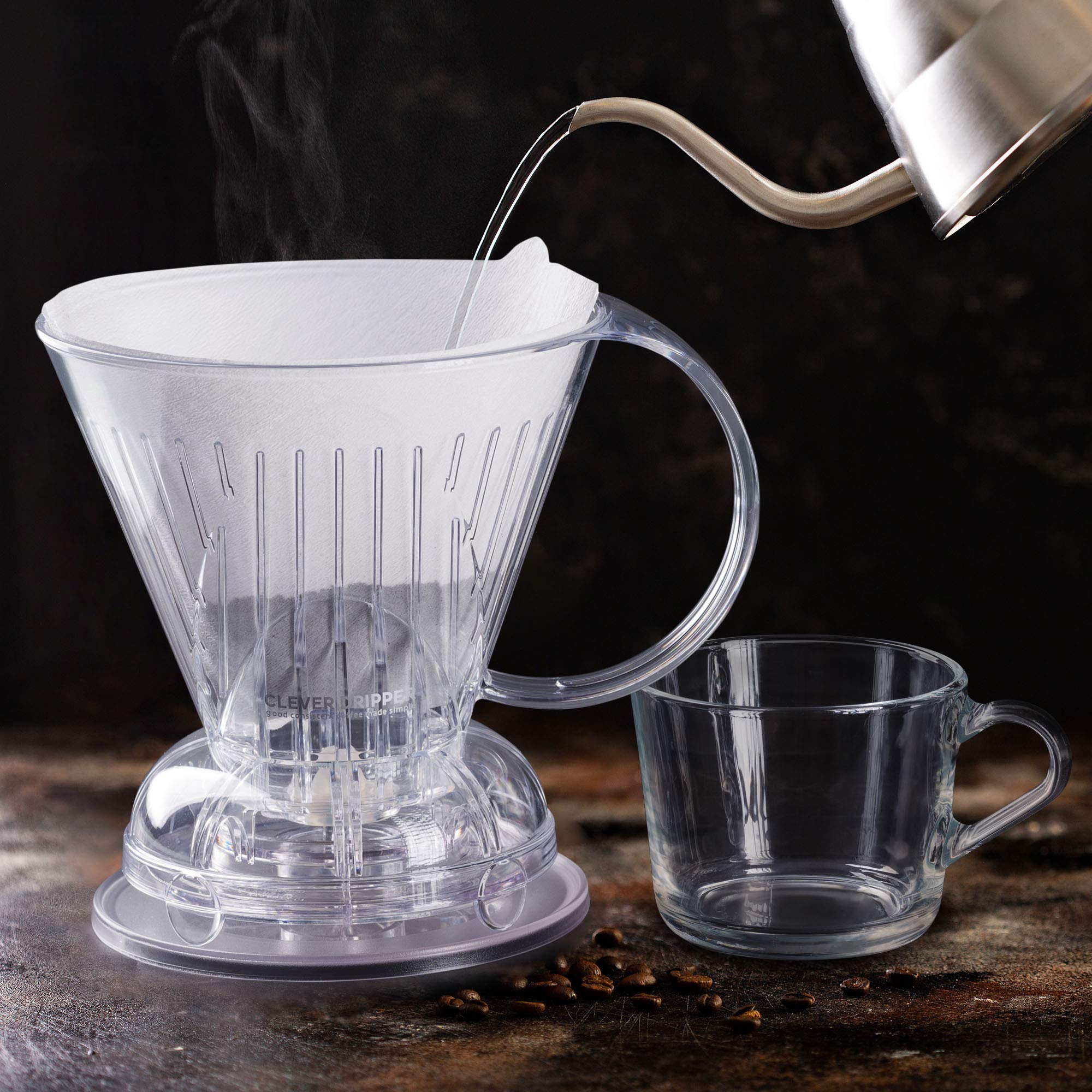 Capacidad de 18 oz para servir café para varios.