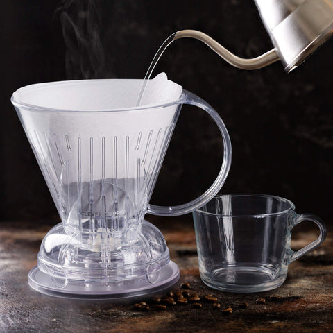 Capacidad de 18 oz para servir café para varios.