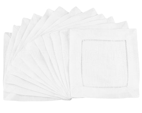 CleverDelights servilletas de cóctel 6 pulgadas con ribete escalonado para una mesa elegante.
