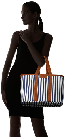 CleverMade Tote LUXE con correa de envoltura integrada para transporte cómodo.