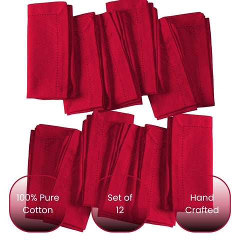 Detalle de ribete decorativo en servilleta CLOUDLOOM roja