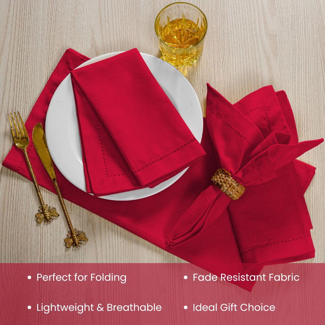 Mesa elegante con servilletas CLOUDLOOM de algodón rojo para ocasiones especiales