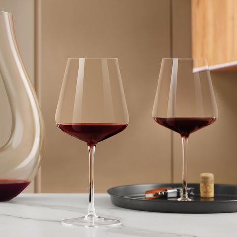 CnSneg cristal sin plomo, copa de vino con transparencia destacada.