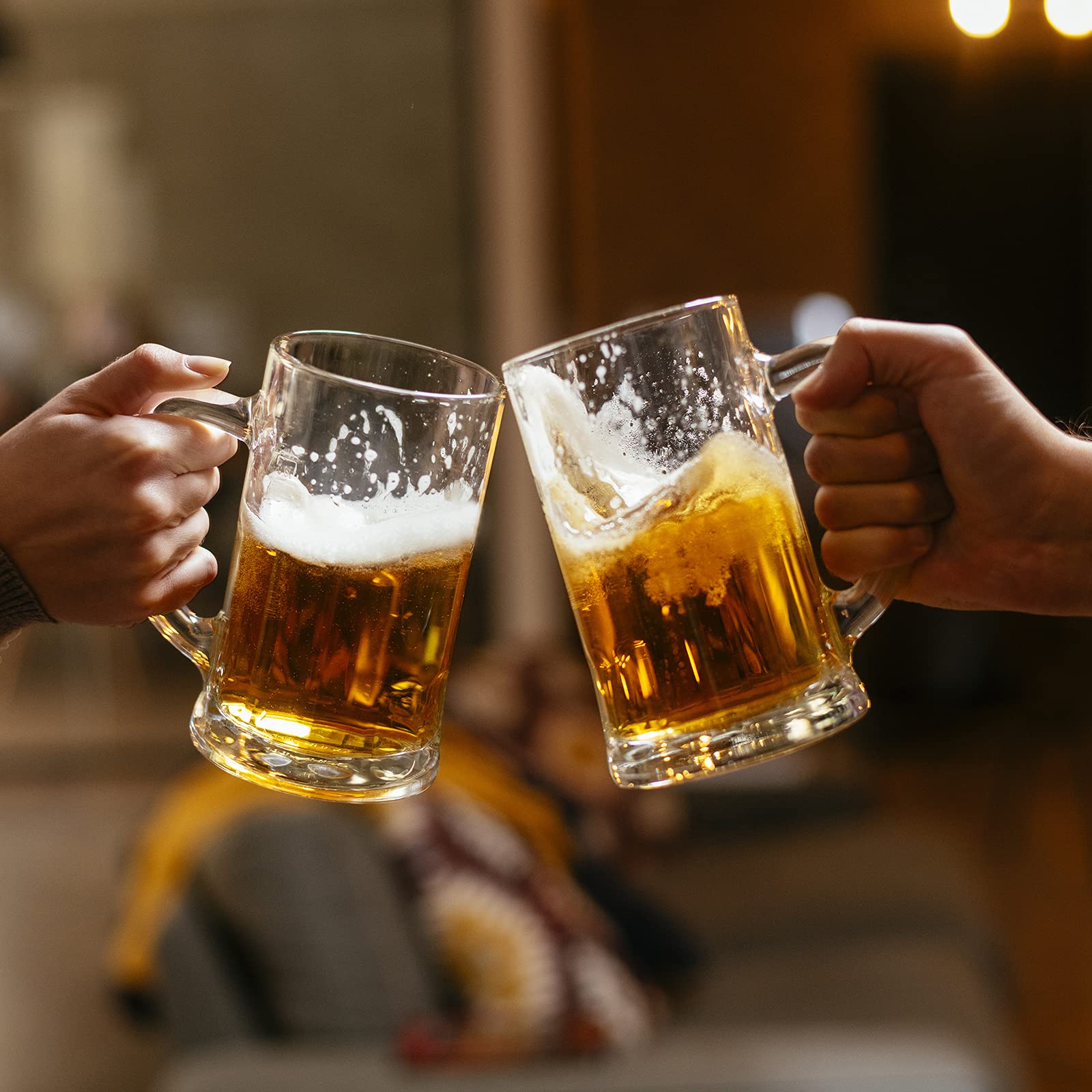 Conjunto COKTIK de 8 vasos, perfecto para reuniones y fiestas.