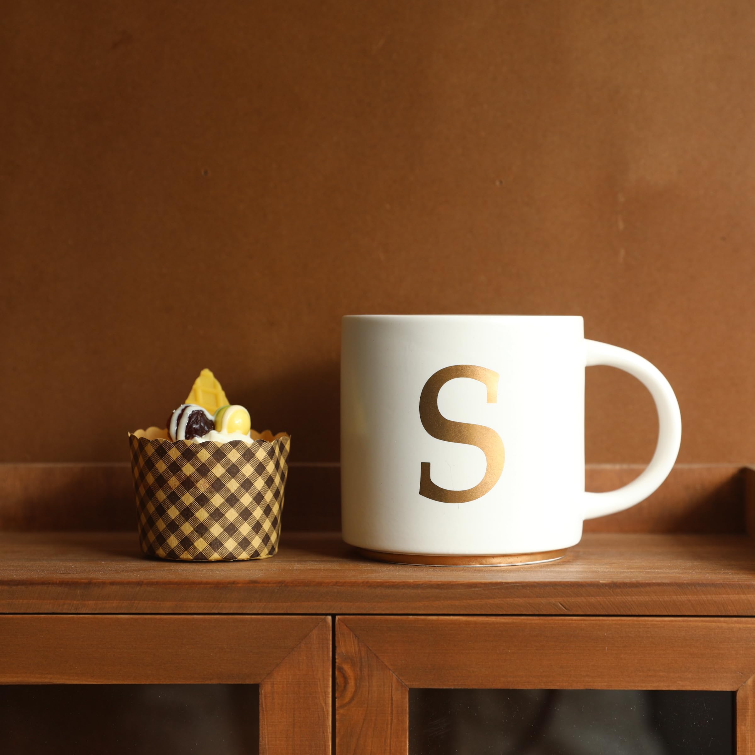 COLLECTIVE HOME, detalle de cerámica liso, acabado suave para té o café.