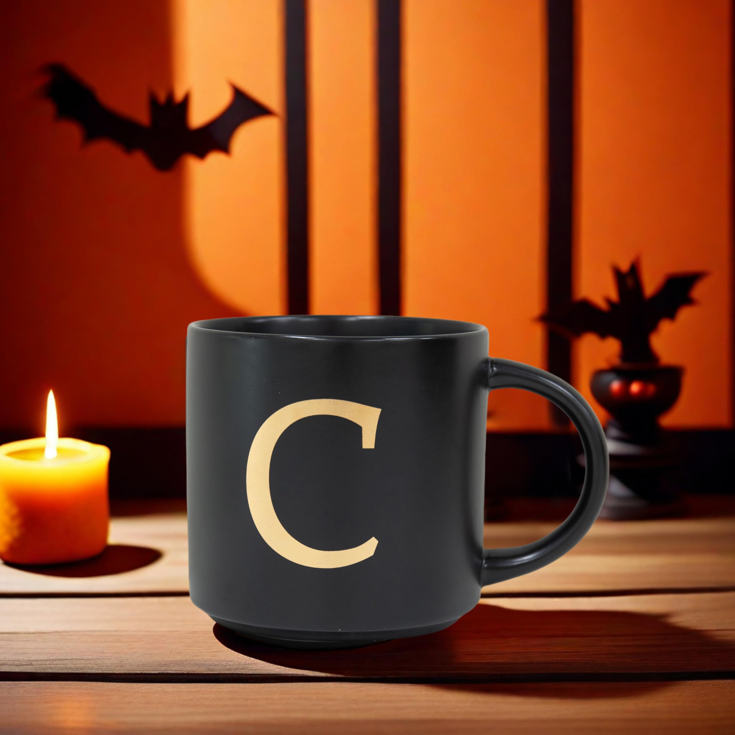 COLLECTIVE HOME taza doble cara con letra C, diseño único