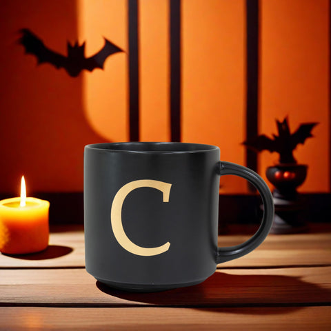 COLLECTIVE HOME taza doble cara con letra C, diseño único