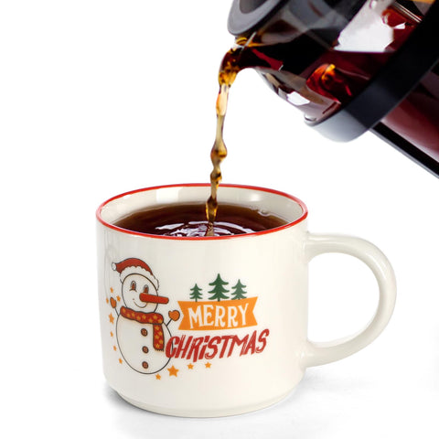 Asa ergonómica de la taza Coloch facilita sostenerla con bebidas calientes.