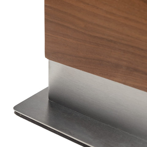 Coninx madera de nogal, material sostenible y fácil de limpiar.