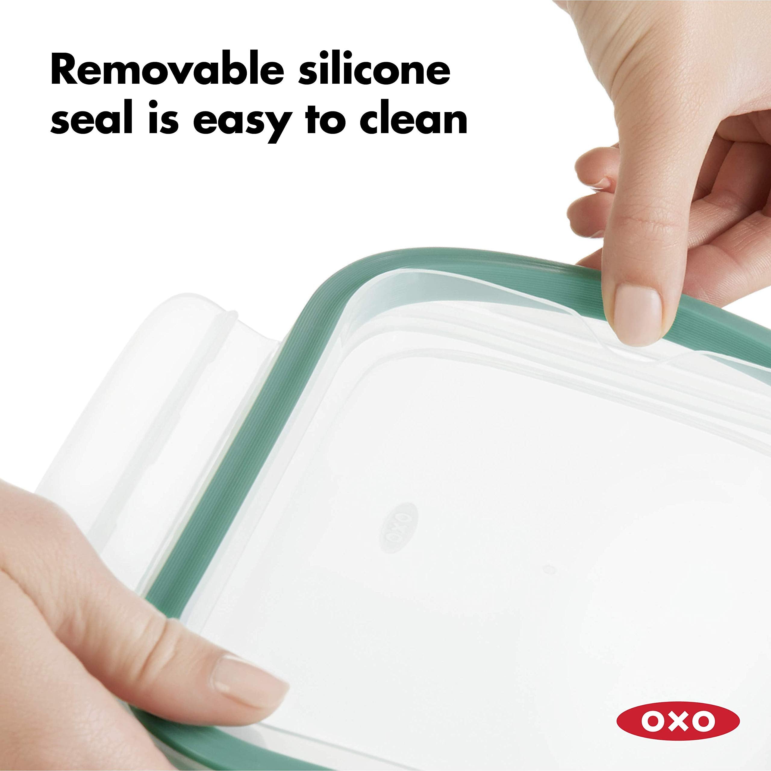 Contenedores apilables de OXO Good Grips para almacenamiento compacto.