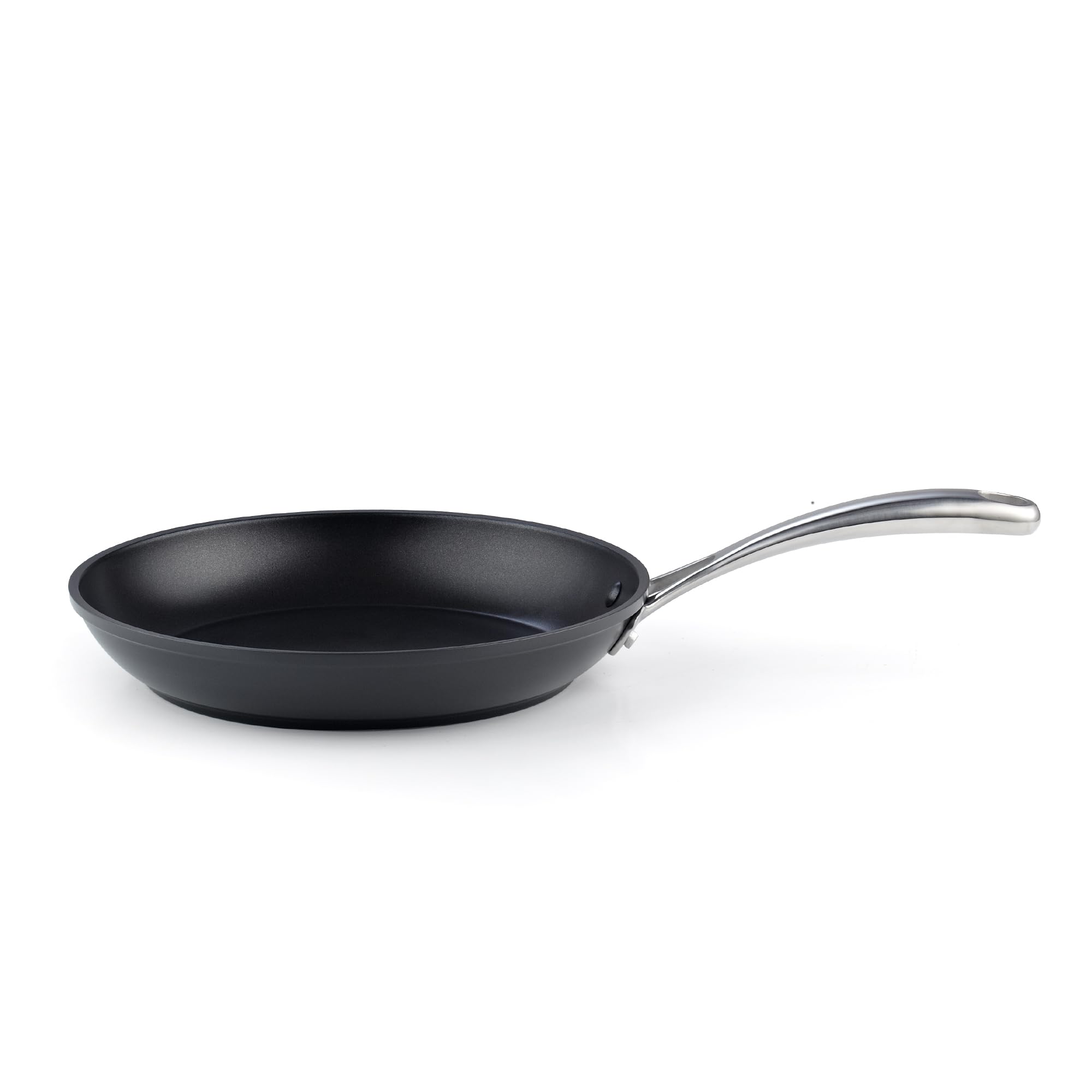 Sartén Cooks Standard no compatible con inducción en cocinas modernas.