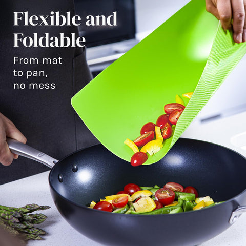 Base texturizada tipo waffle de Cooler Kitchen para evitar deslizamientos durante el corte