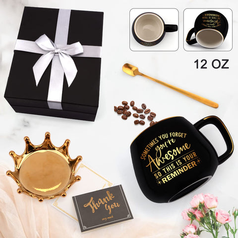 Taza Coosilion con diseño elegante negro y dorado