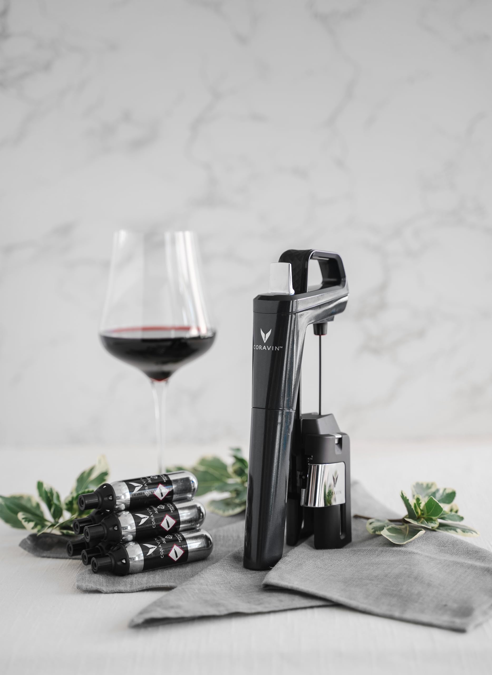 Uso diario de cápsulas de argón CORAVIN para vino.