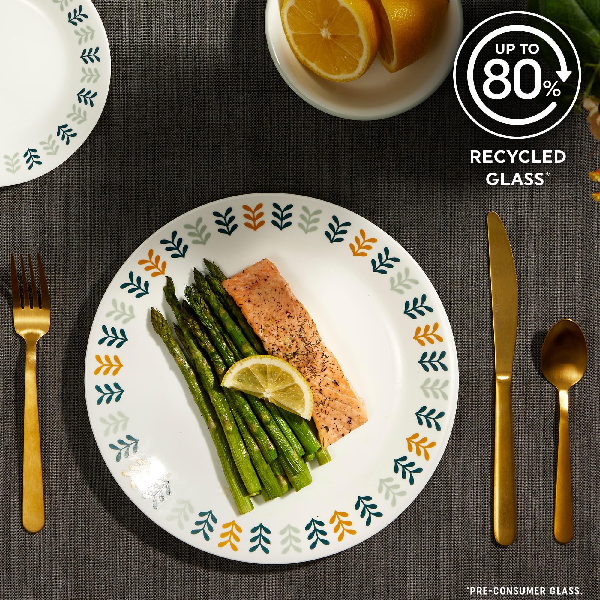 Diseño minimalista y claro de Corelle Vitrelle, combina con cualquier mesa.