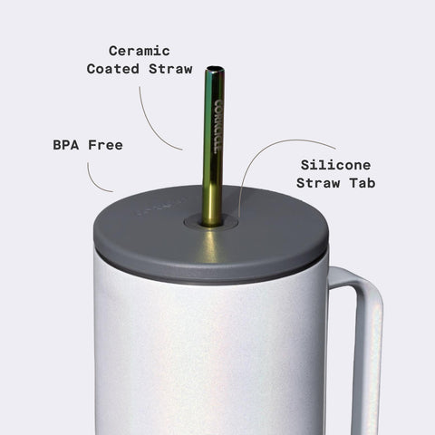 Corkcicle Aislamiento triple en acero inoxidable mantiene la bebida estable.