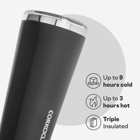 Corkcicle Classic Tumbler foco aislamiento triple, conserva temperatura estable.