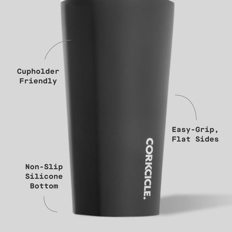 Corkcicle Classic Tumbler foco diseño ergonómico, agarre cómodo.