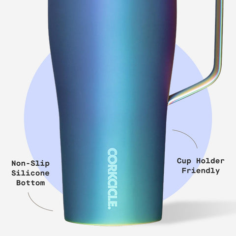 Corkcicle Cold Cup XL diseño ergonómico para un agarre estable.