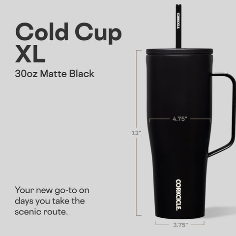 Corkcicle Cold Cup XL, mango ergonómico para un agarre cómodo durante el día.