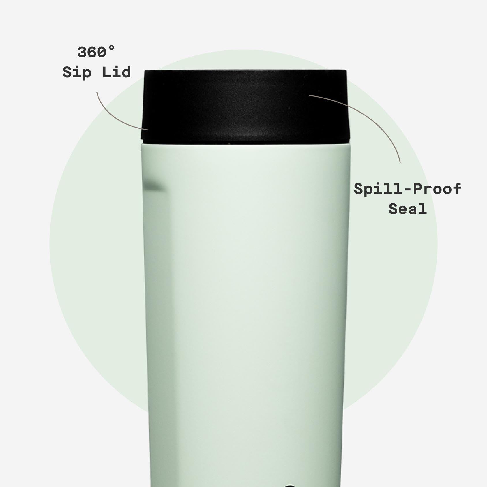 Corkcicle Commuter Cup con tapa 360 grados y perfil elegante.