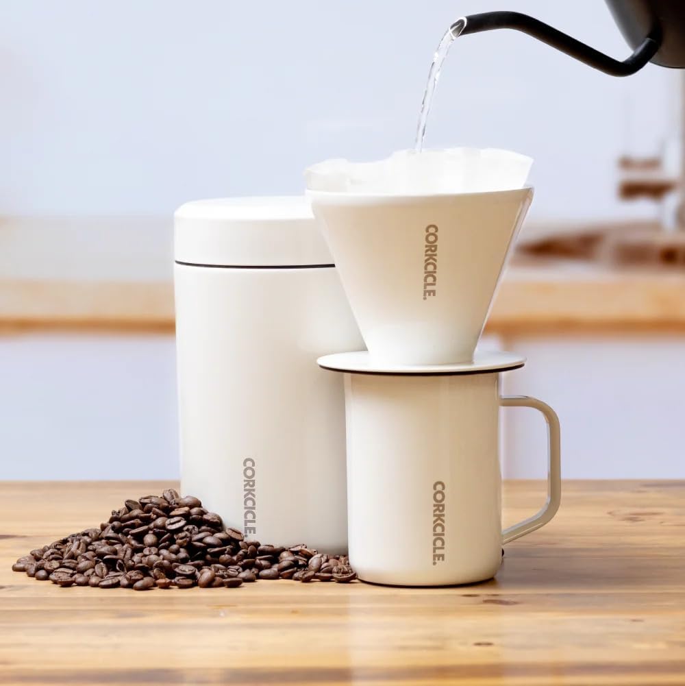Corkcicle Conjunto Vertido: limpieza rápida para sabor puro.