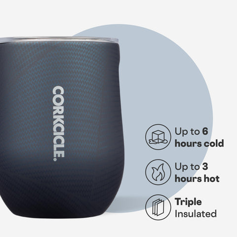 Vaso Corkcicle con diseño moderno y aislado para mantener la temperatura.