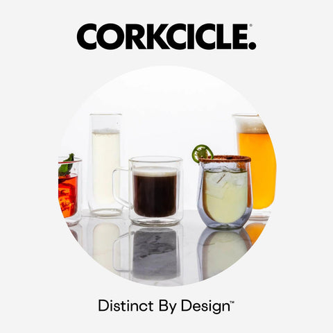 Corkcicle Estilo moderno y duradero añade sofisticación a cualquier mesa.