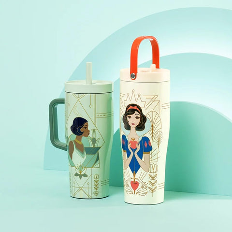 Corkcicle Go Cup XL formato compatible con portavasos para viajes.