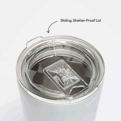 Tapa con sellado del Corkcicle Marvel Tumbler para transporte sin derrames.