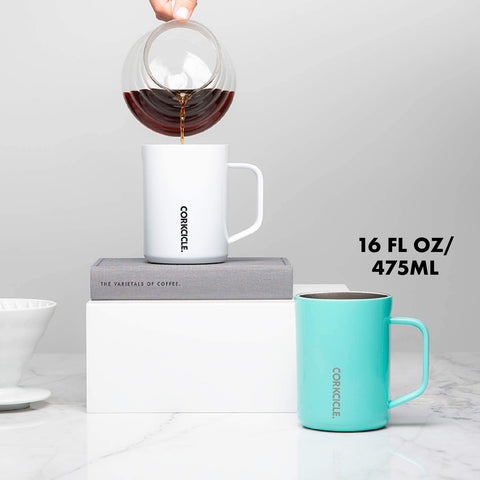 Corkcicle Origins Vaso de viaje con base antideslizante previene caídas.
