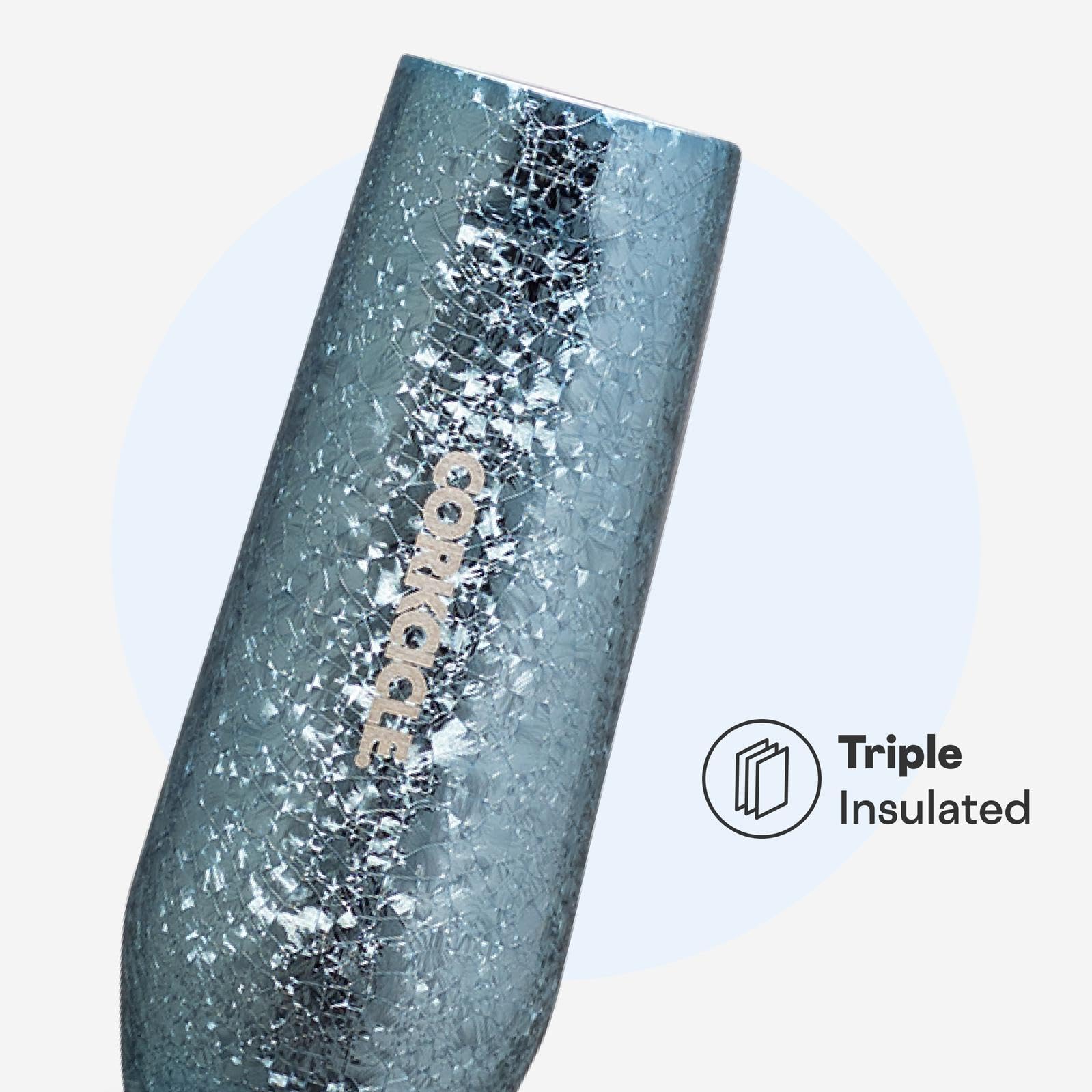 Corkcicle Flauta sin tallo, base antideslizante, estable en superficies mojadas.