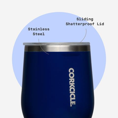 Corkcicle Vaso con base antideslizante para mayor estabilidad.