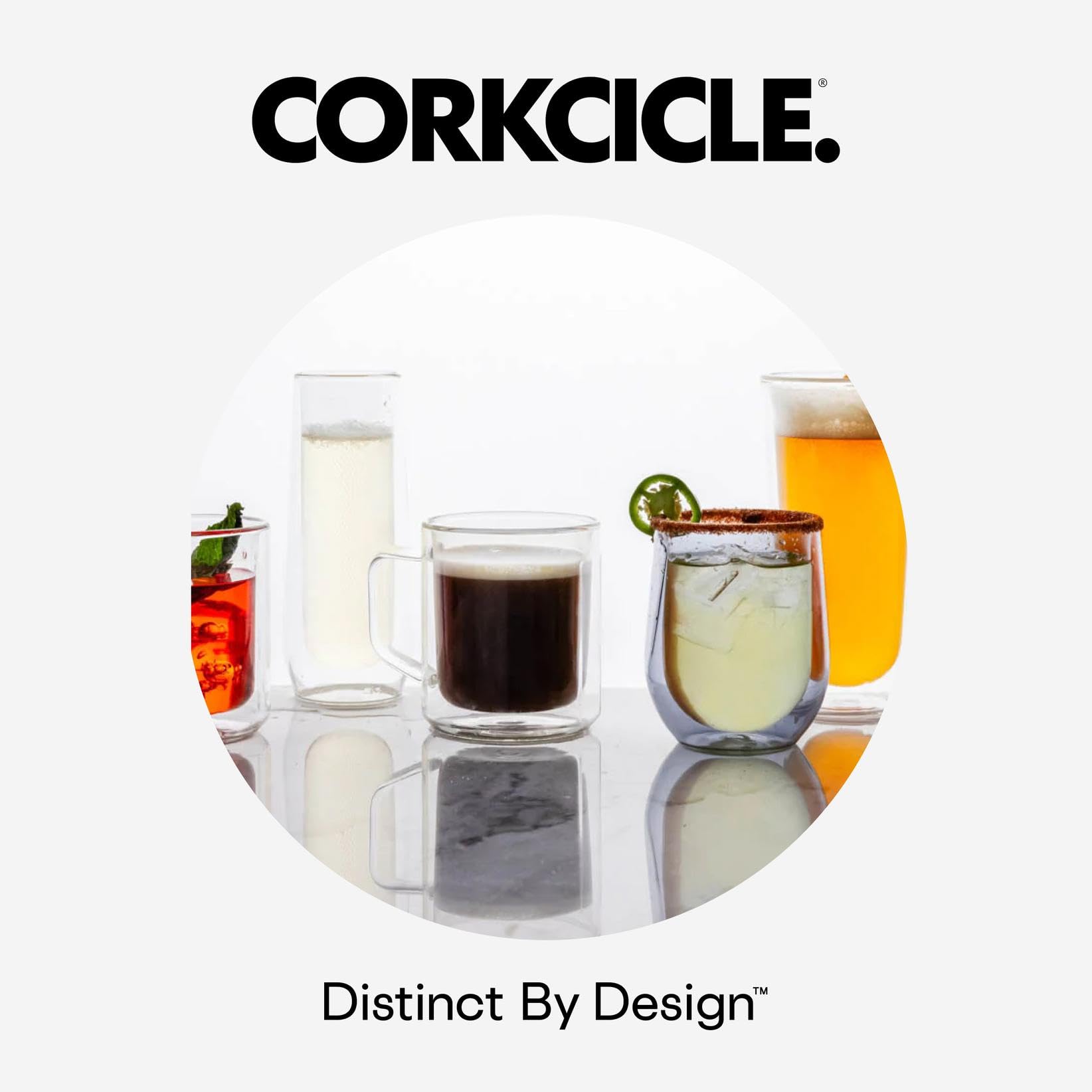 Corkcicle Whiskey Wedge acabado moderno que complementa cualquier barra.