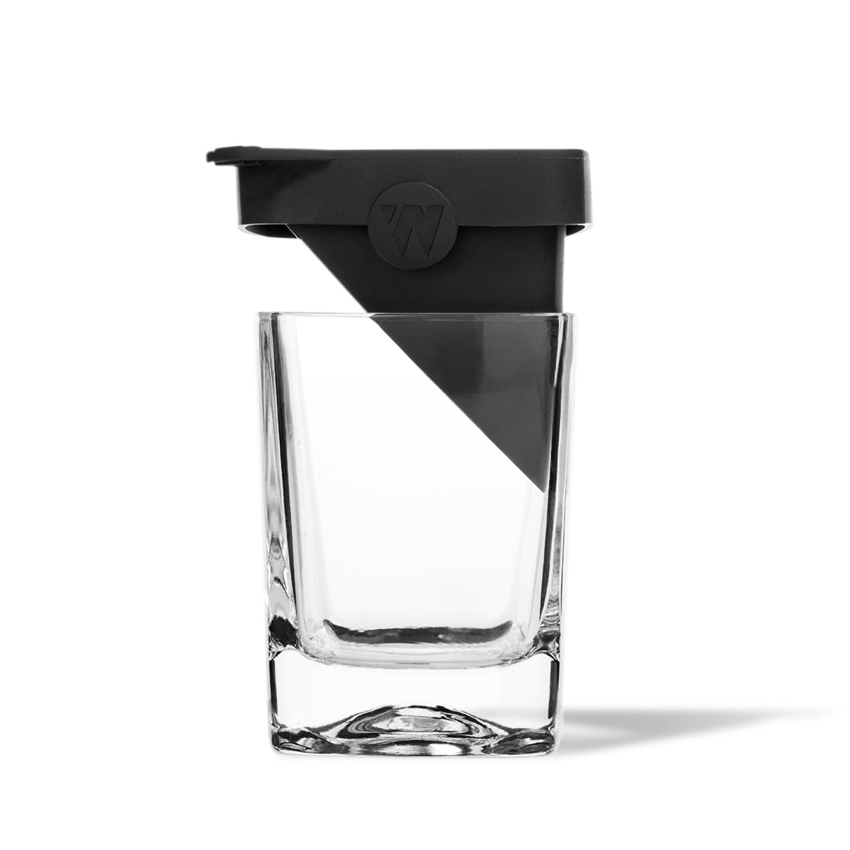 Corkcicle Whiskey Wedge muestra el molde de hielo de silicona para enfriar sin derretimiento rápido.