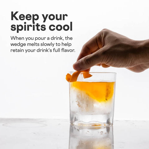 Corkcicle Whiskey Wedge sistema innovador para servir tragos con hielo segmentado.