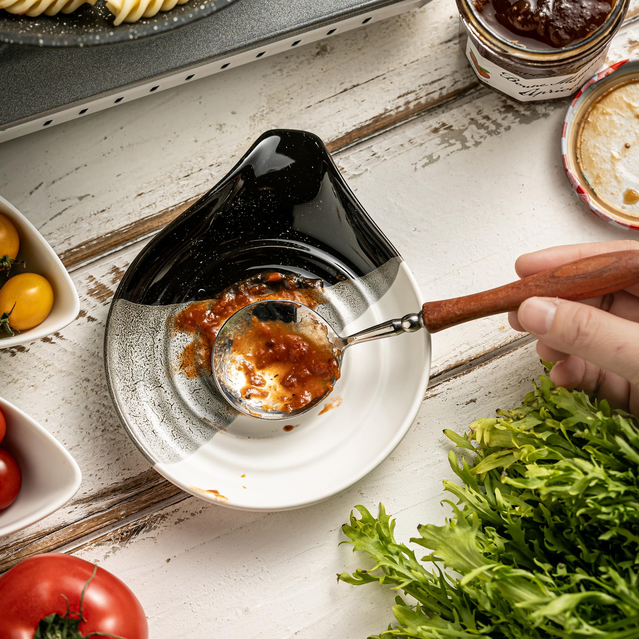 Cormomu diseño gradiente negro añade toques elegantes a la cocina