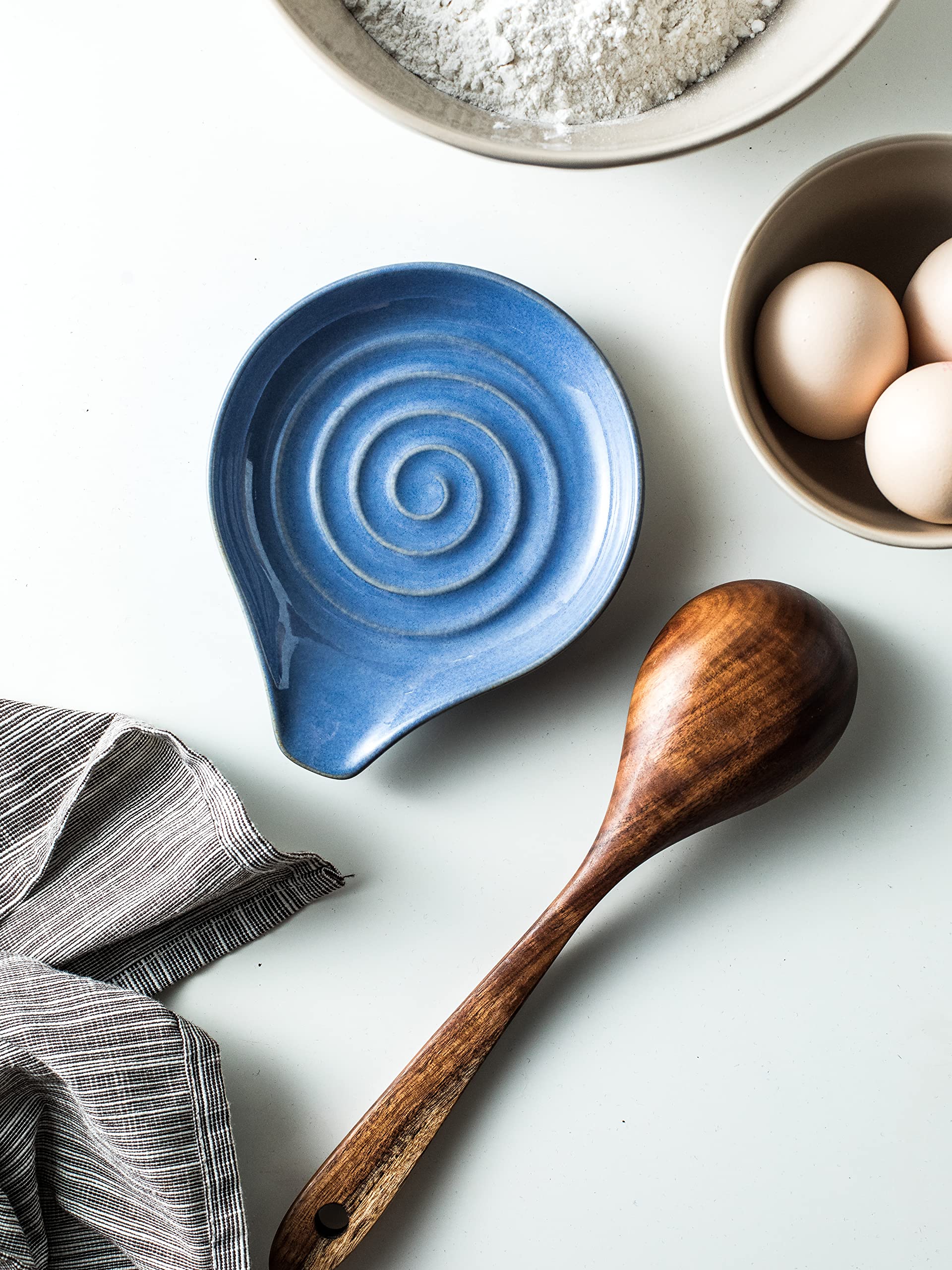 Cormomu reposacucharas cerámico azul resistente para uso diario en la cocina.
