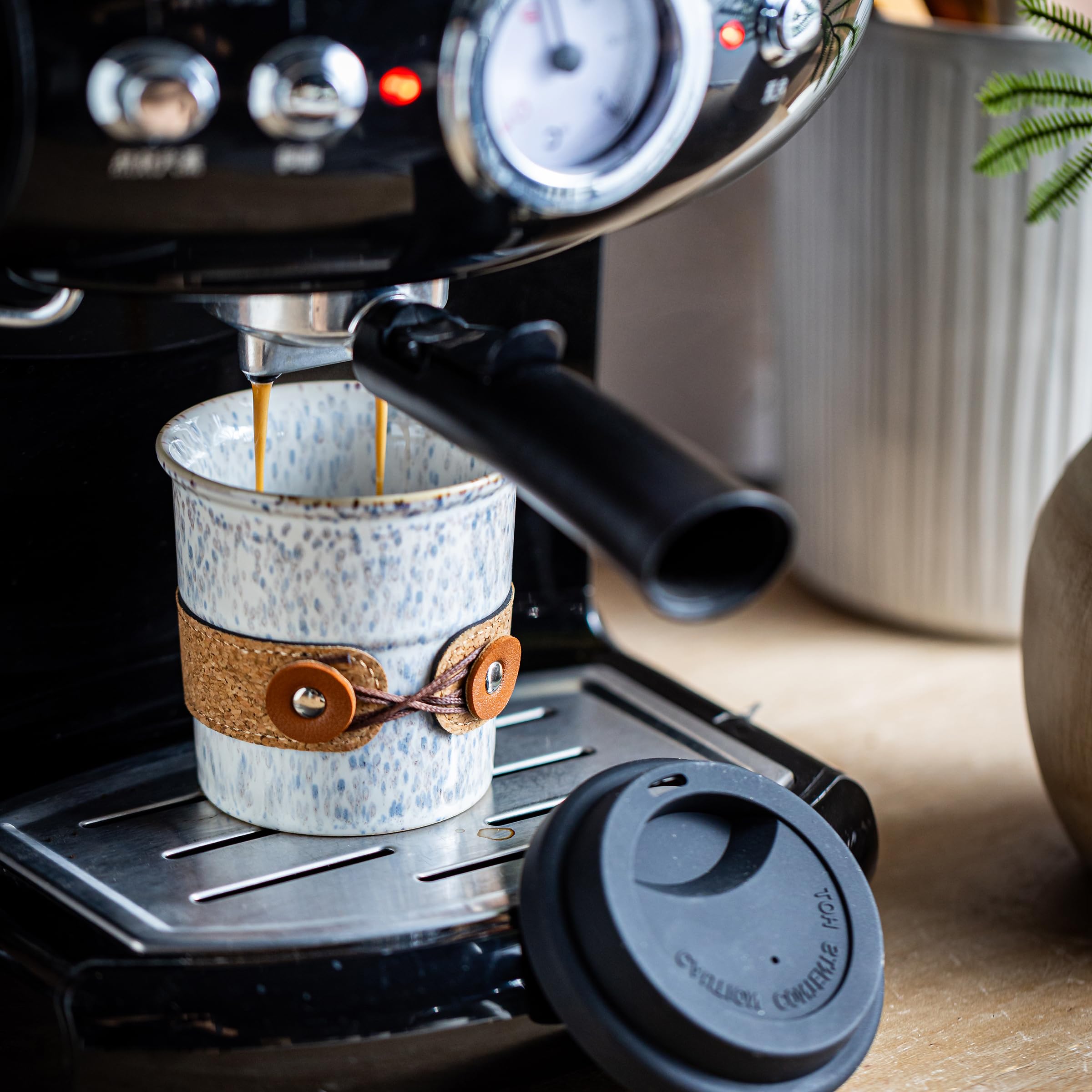 Taza Cormomu para viaje, compacta y cabe en portavasos